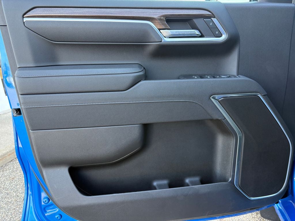 2025 Chevrolet Silverado 1500 LT Navigation System & Apple CarPlay/Android Auto