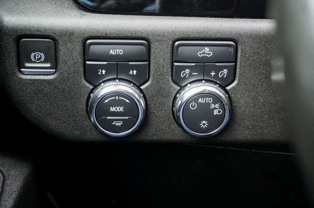 2023 GMC Sierra 1500 SLE Navigation System & HD Rear Vision Camera