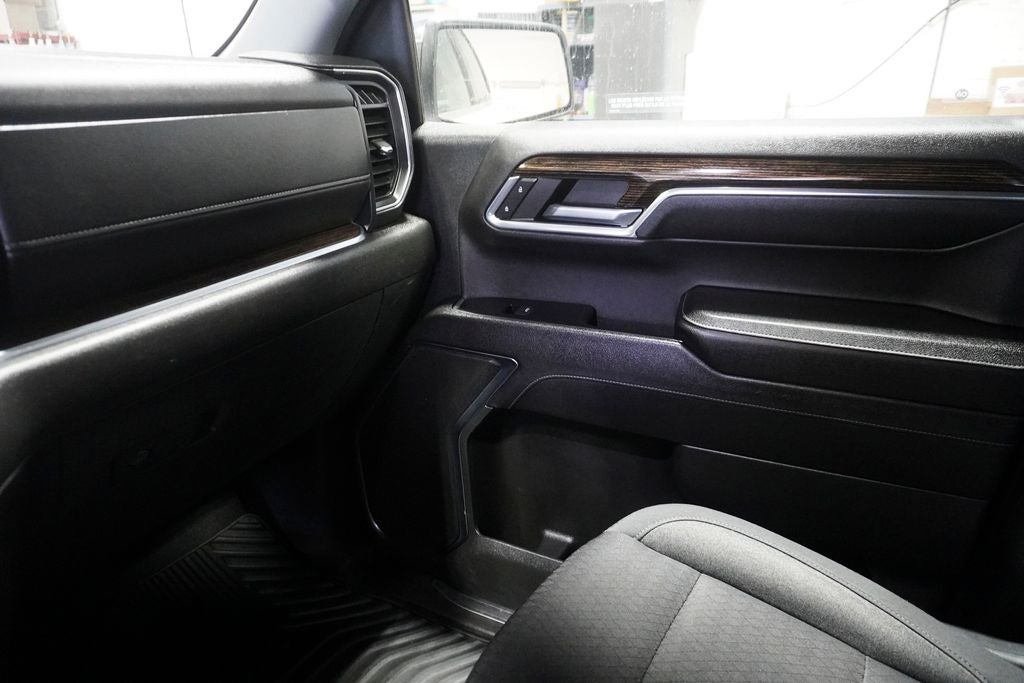 2023 GMC Sierra 1500 SLE Navigation System & Remote Vehicle Starter System