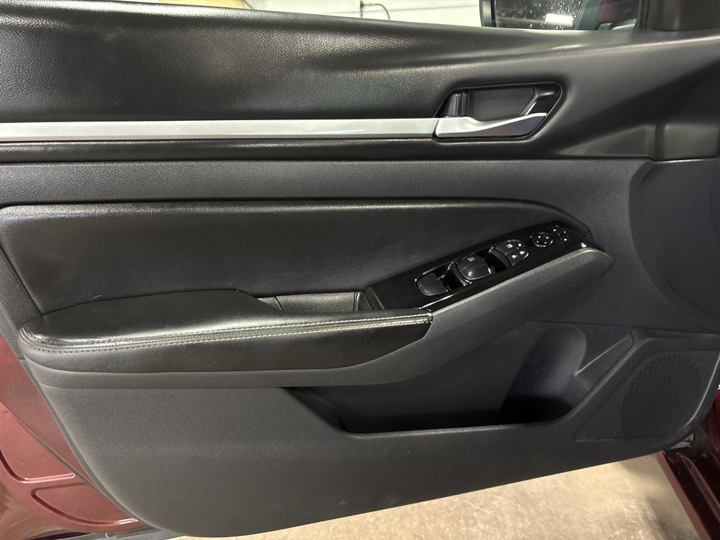 2023 Nissan Altima 2.5 SV Apple Car Play