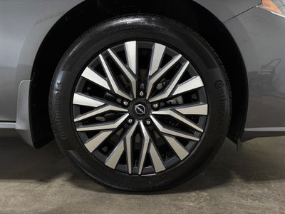 2024 Nissan Altima 2.5 SV NissanConnect featuring Apple CarPlay