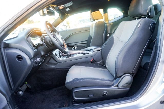 2016 Dodge Challenger SXT Integrated Voice Command w/Bluetooth