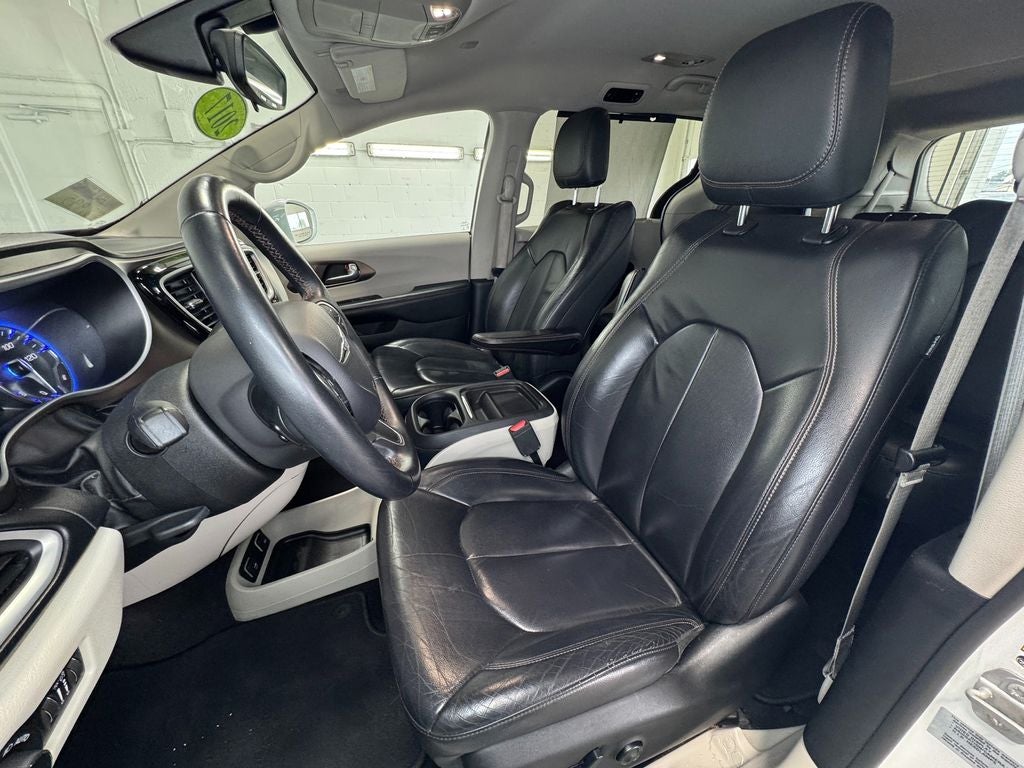 2017 Chrysler Pacifica Touring L 3rd row seat