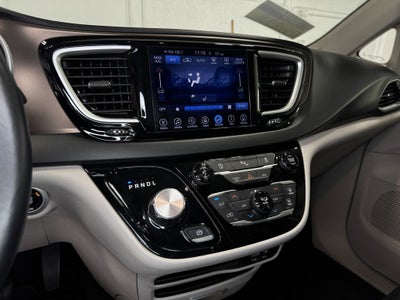2017 Chrysler Pacifica Touring L 3rd row seat