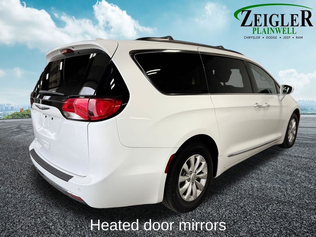 2017 Chrysler Pacifica Touring L 3rd row seat