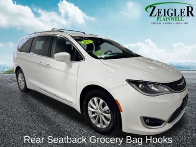 2017 Chrysler Pacifica Touring L 3rd row seat