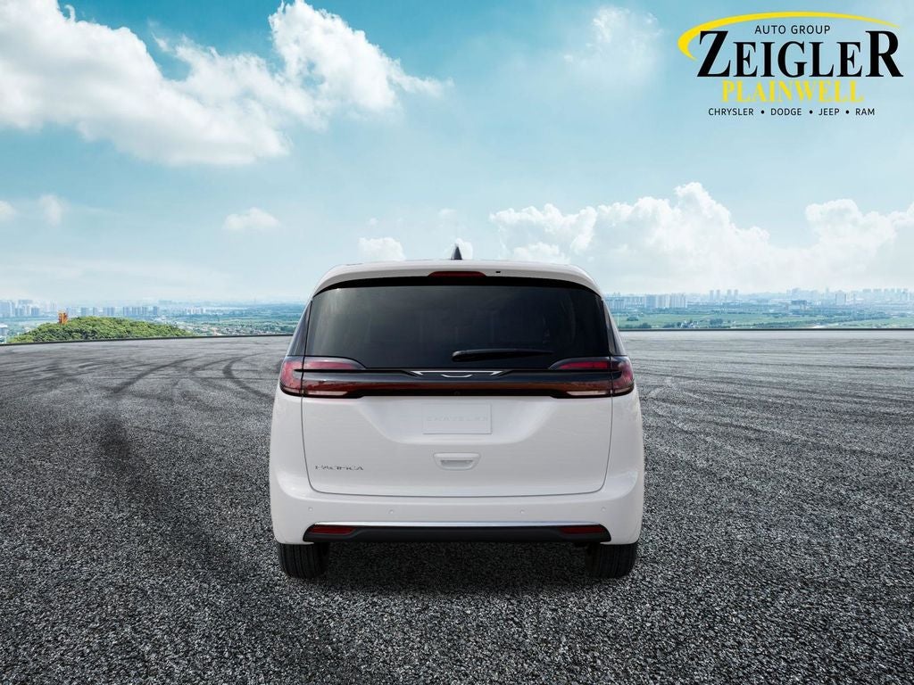 2027 Chrysler Pacifica Select