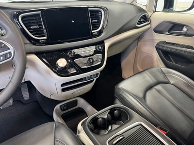 2023 Chrysler Pacifica Touring L Radio: Uconnect 5 w/10.1" Display