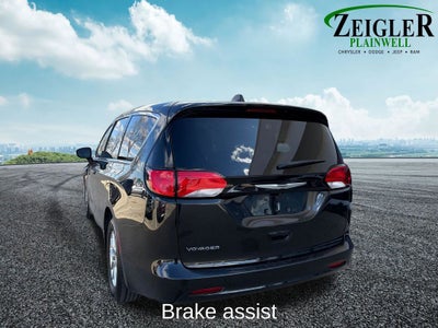 2022 Chrysler Voyager LX