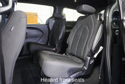 2023 Chrysler Pacifica Touring Apple CarPlay/Android Auto