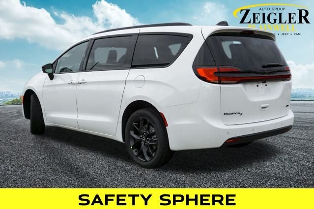 2026 Chrysler Pacifica Select AWD