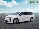 2027 Chrysler Pacifica Select AWD
