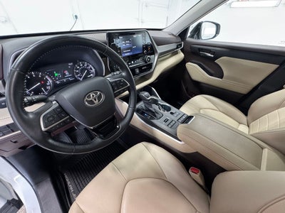 2025 Toyota RAV4 XLE Premium Power moonroof