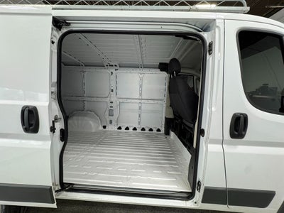 2018 RAM ProMaster 1500 Low Roof Radio: Uconnect 3 w/5" Display
