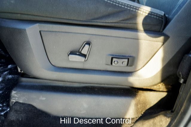 2024 RAM 2500 Big Horn Integrated Voice Command w/Bluetooth & Rear Back-U