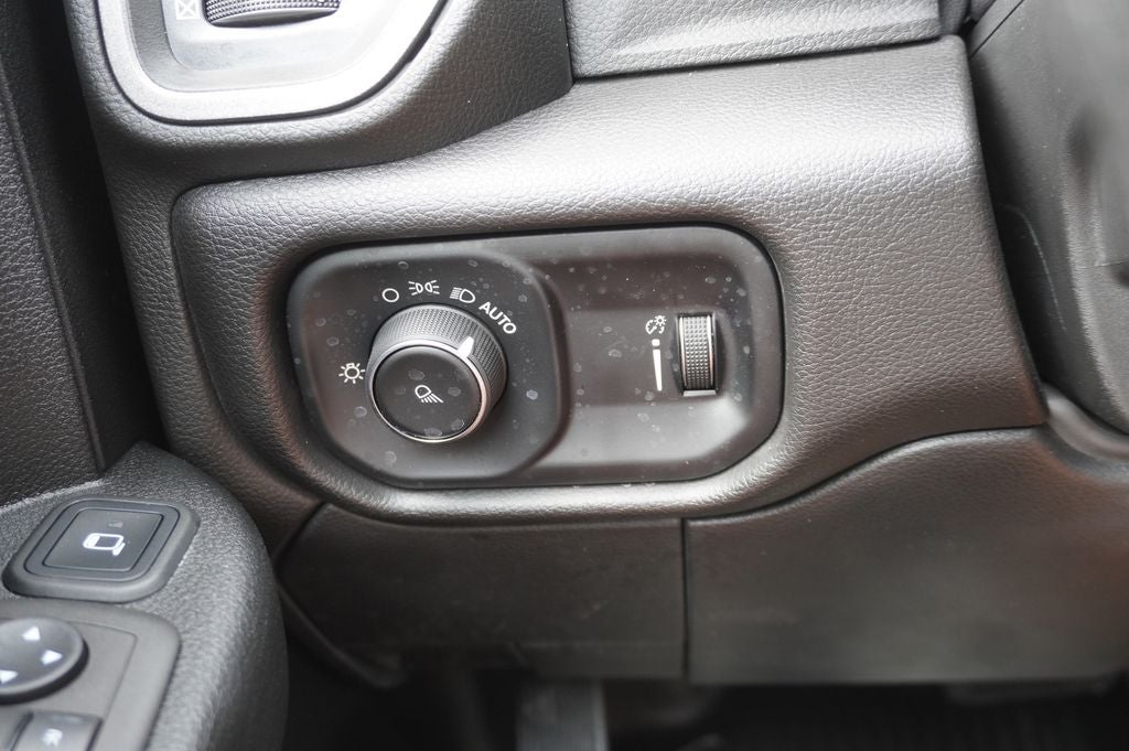 2023 RAM 3500 Tradesman Navigation System & ParkView Rear Back-Up Camera