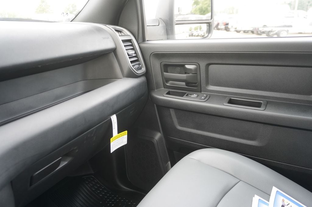 2023 RAM 3500 Tradesman Navigation System & ParkView Rear Back-Up Camera