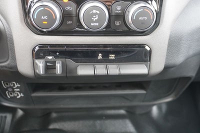 2023 RAM 3500 Tradesman Navigation System & 8.4" Touchscreen Display