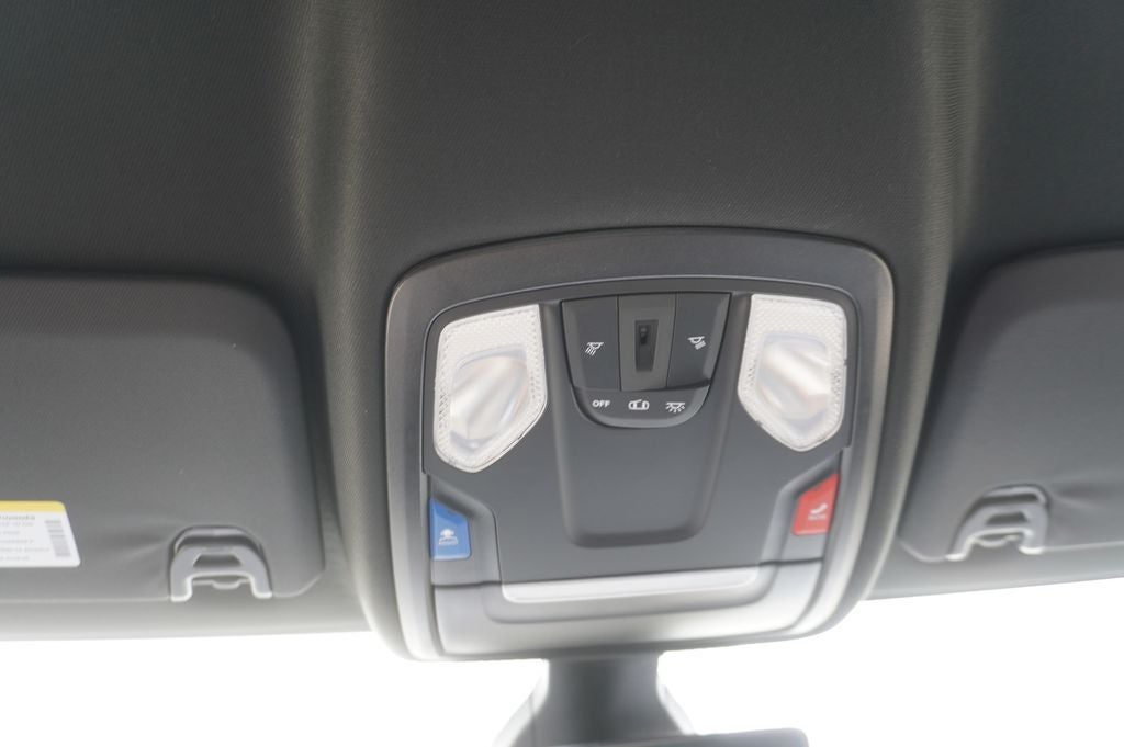 2023 RAM 3500 Tradesman Navigation System & 8.4" Touchscreen Display