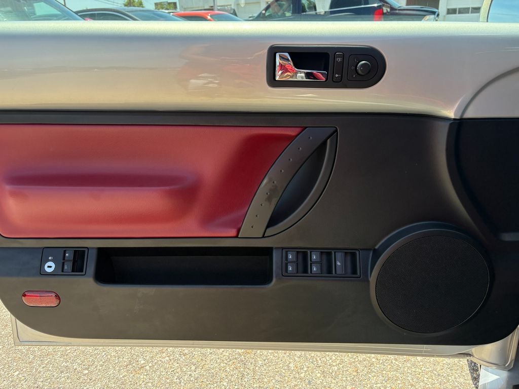 2009 Volkswagen Beetle 2.5L Blush Edition