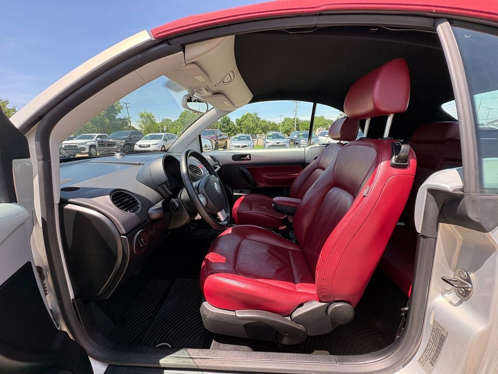 2009 Volkswagen Beetle 2.5L Blush Edition