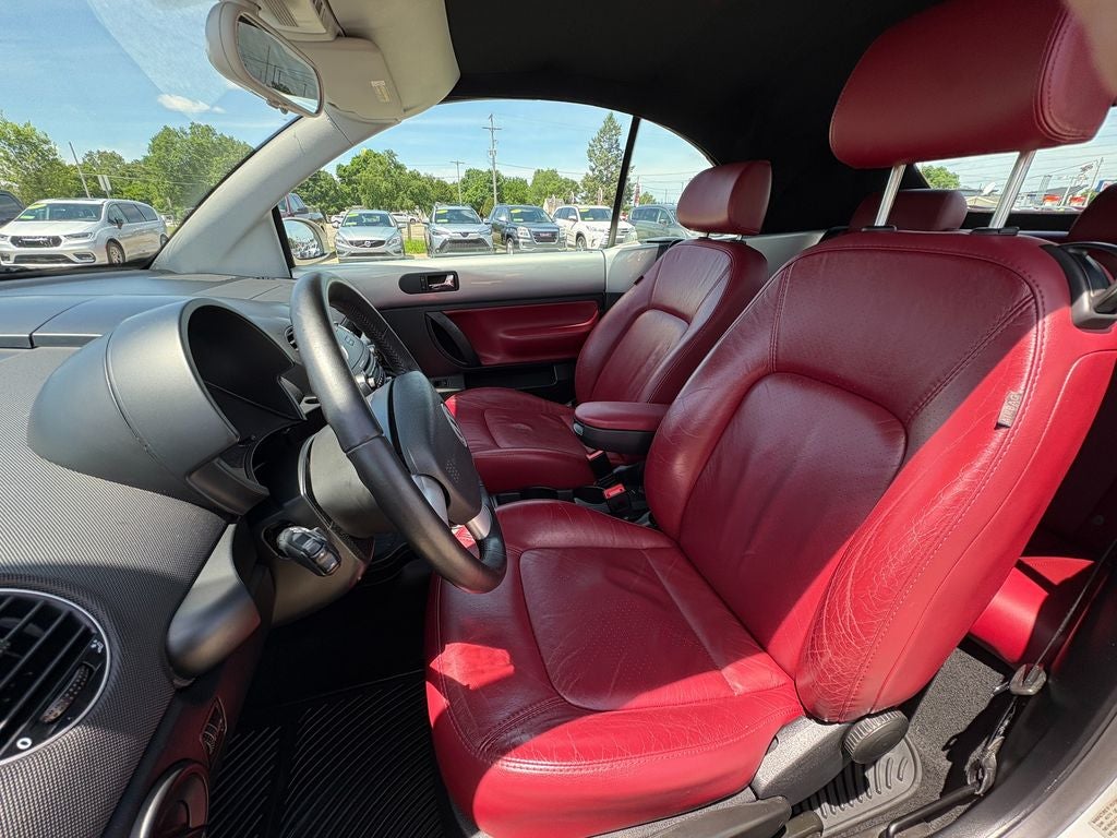 2009 Volkswagen Beetle 2.5L Blush Edition