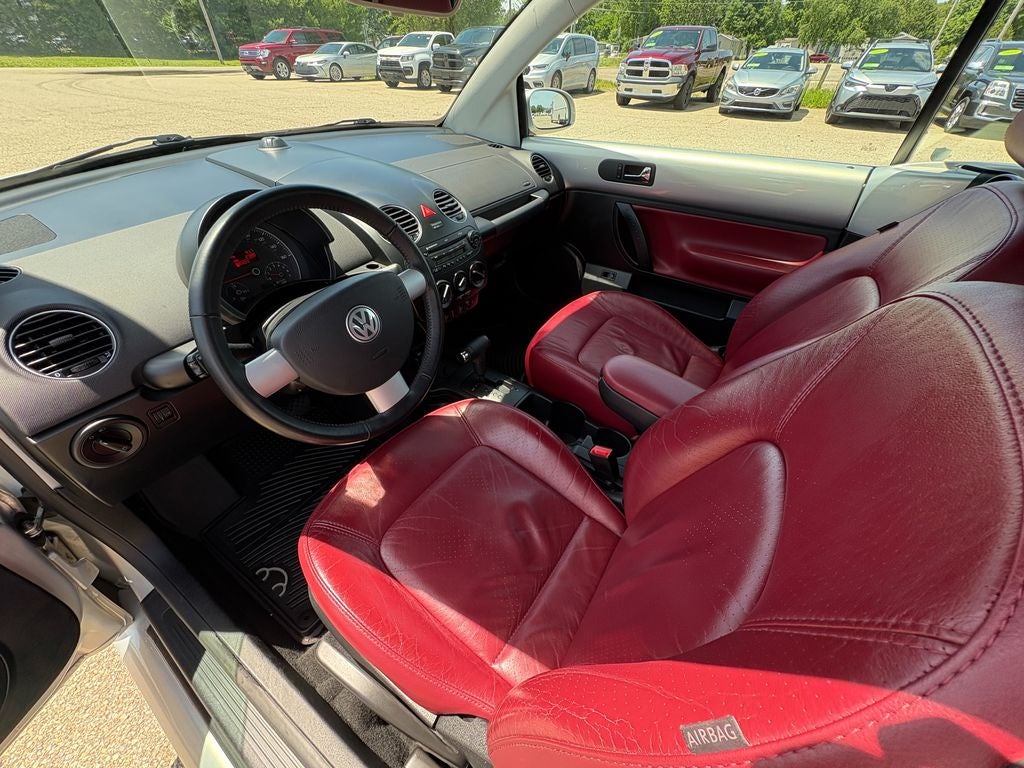 2009 Volkswagen Beetle 2.5L Blush Edition