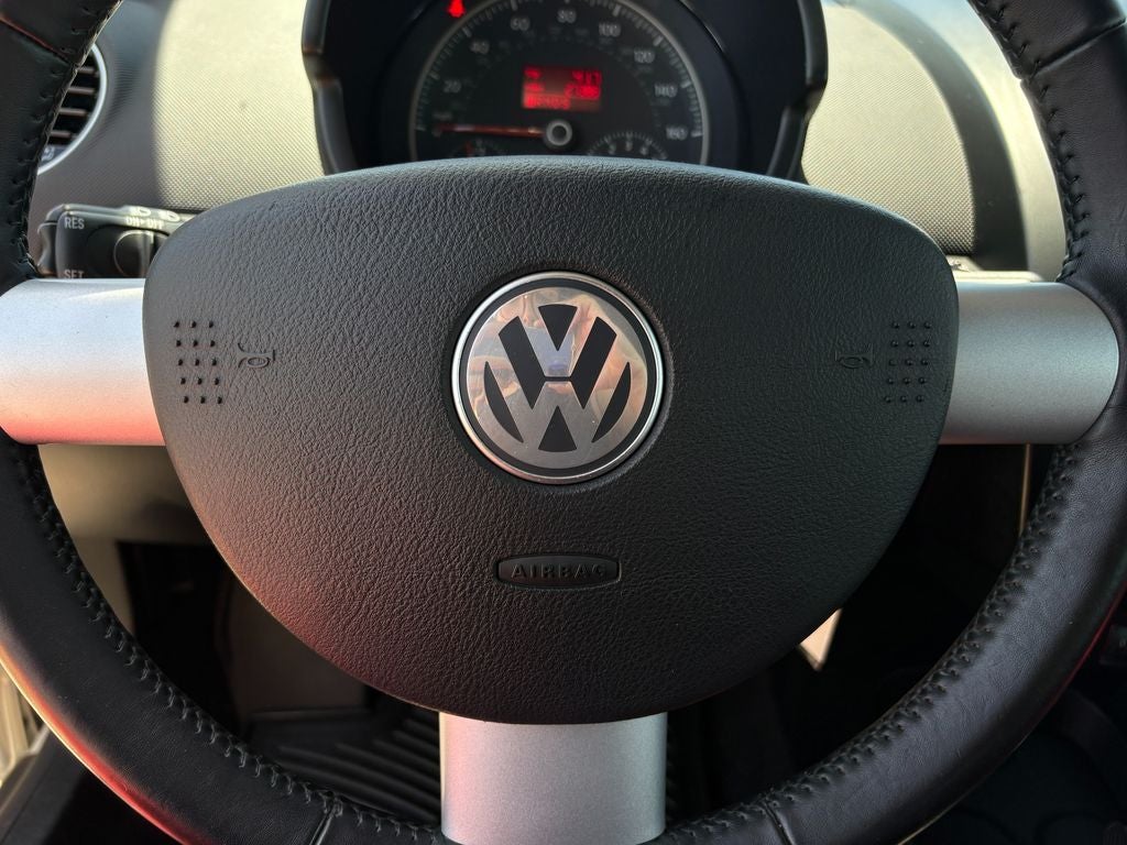 2009 Volkswagen Beetle 2.5L Blush Edition