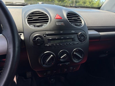 2009 Volkswagen Beetle 2.5L Blush Edition