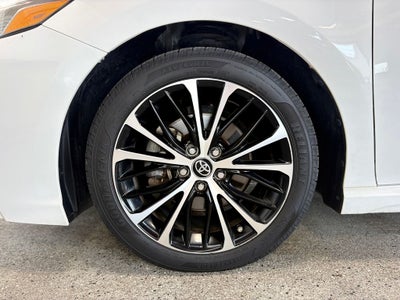 2019 Toyota Camry SE Power Tilt/Slide Moonroof