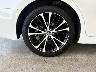 2019 Toyota Camry SE Power Tilt/Slide Moonroof