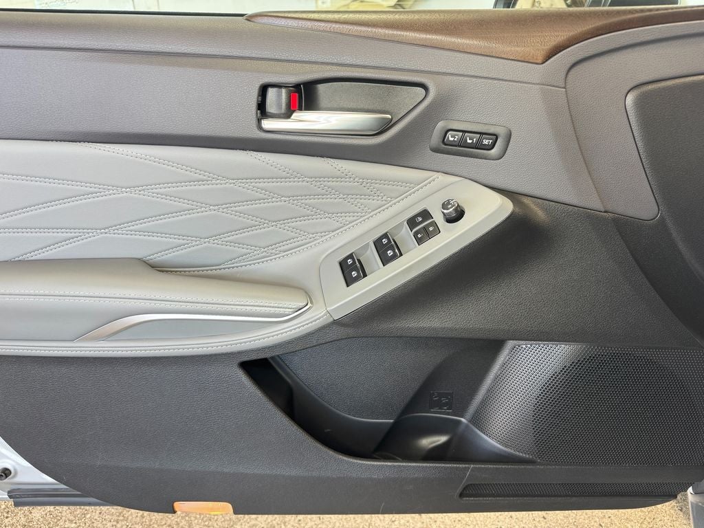 2021 Toyota Avalon Hybrid Limited