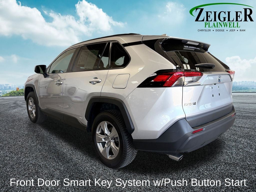 2022 Toyota RAV4 Hybrid XLE