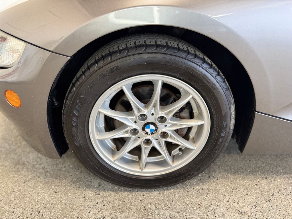 2005 BMW Z4 2.5i