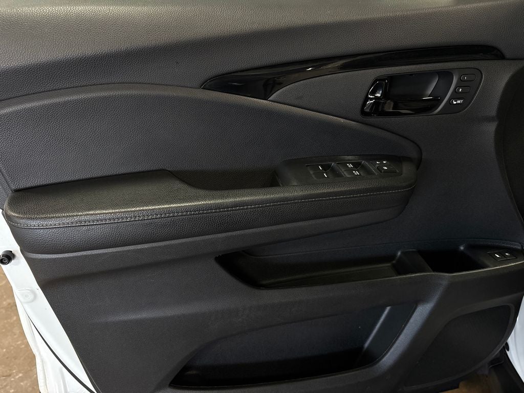 2022 Honda Passport Elite Power moonroof