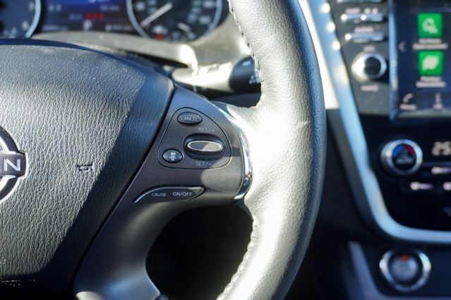 2024 Nissan Murano SL Power moonroof & Navigation System