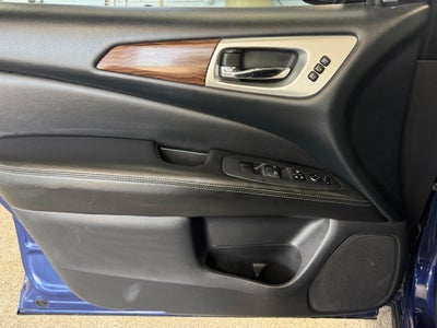 2017 Nissan Pathfinder Platinum