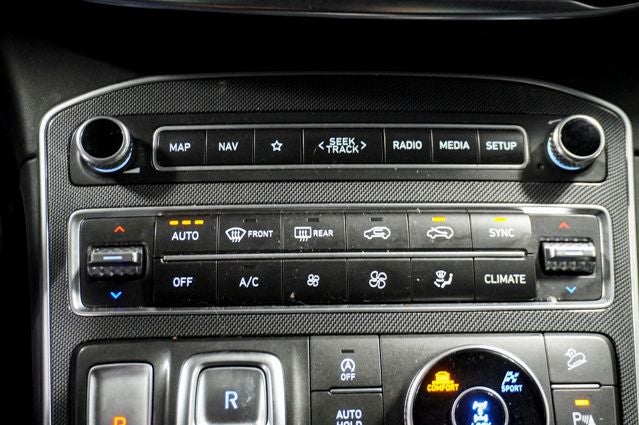 2022 Hyundai Santa Fe Limited Navigation System & Power moonroof