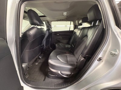 2022 Toyota Highlander Hybrid XLE Power moonroof
