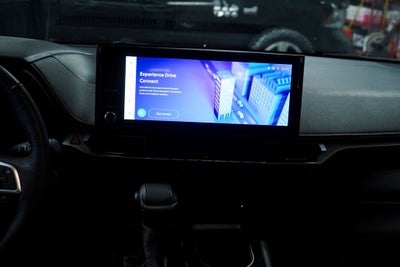 2025 Toyota Sienna XSE Power moonroof & Navigation System