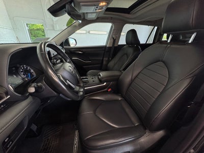 2024 Toyota Highlander Hybrid XLE 3rd row seats