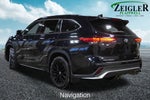 2023 Toyota Highlander XSE Power moonroof & Navigation