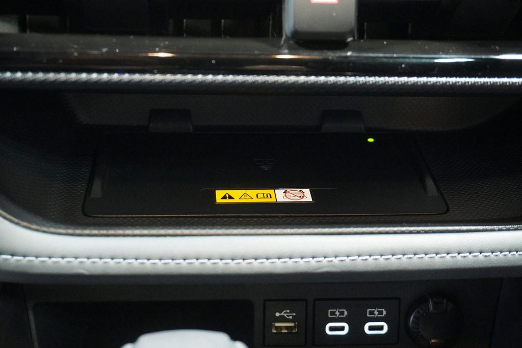 2023 Toyota Highlander XSE Power moonroof & Navigation