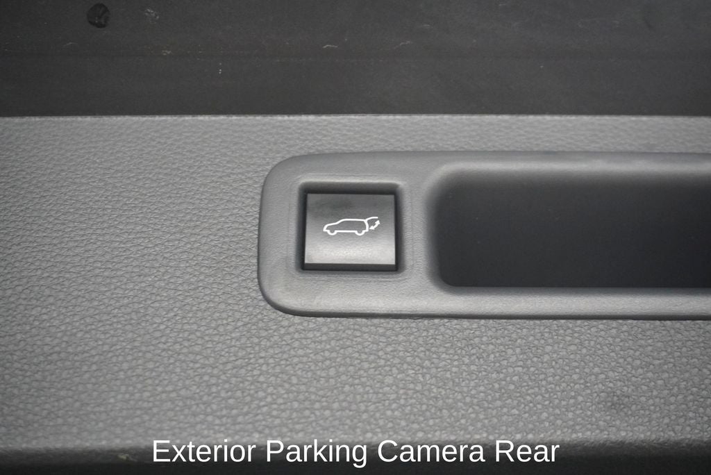 2023 Toyota Highlander XSE Power moonroof & Navigation