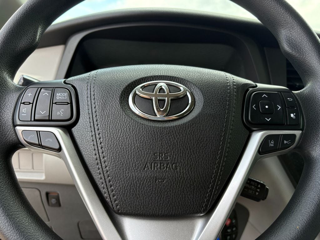 2018 Toyota Sienna LE 8 Passenger