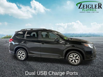 2024 Subaru Forester Premium Power moonroof: Panoramic