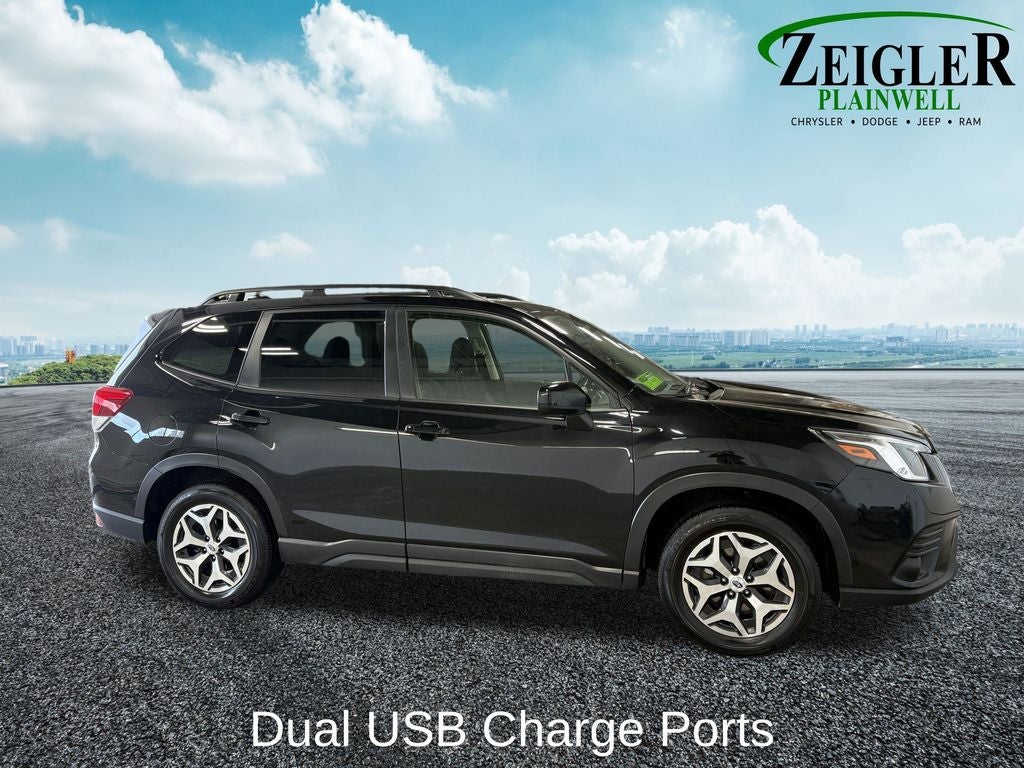 2024 Subaru Forester Premium Power moonroof: Panoramic