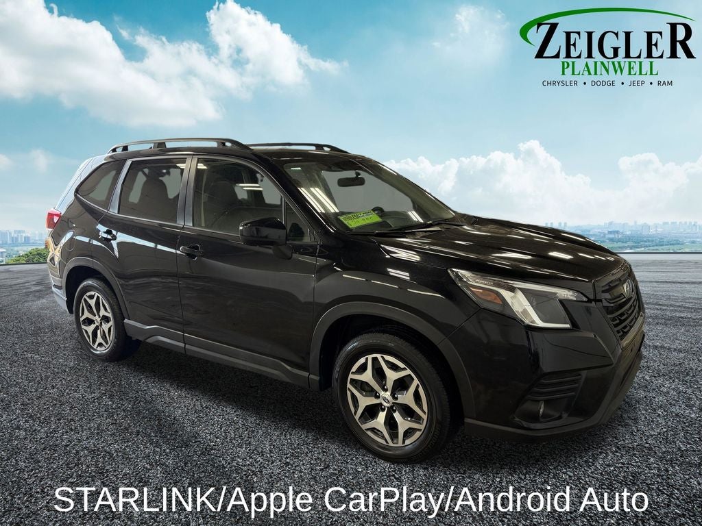 2024 Subaru Forester Premium Power moonroof: Panoramic