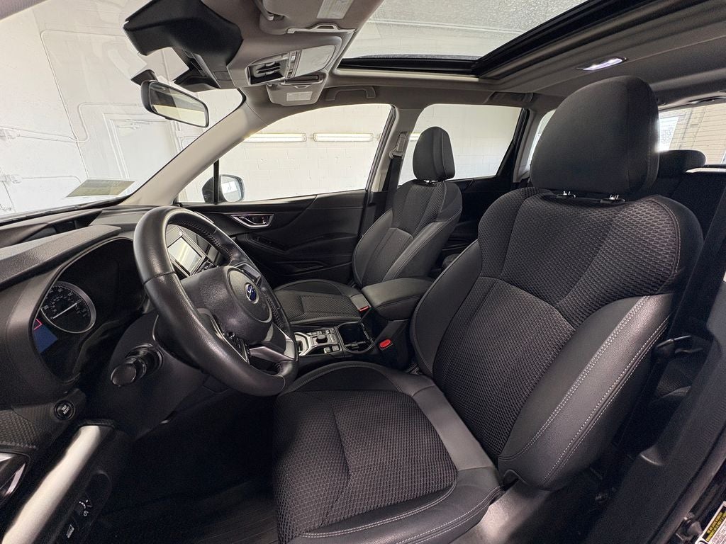 2024 Subaru Forester Premium Power moonroof: Panoramic