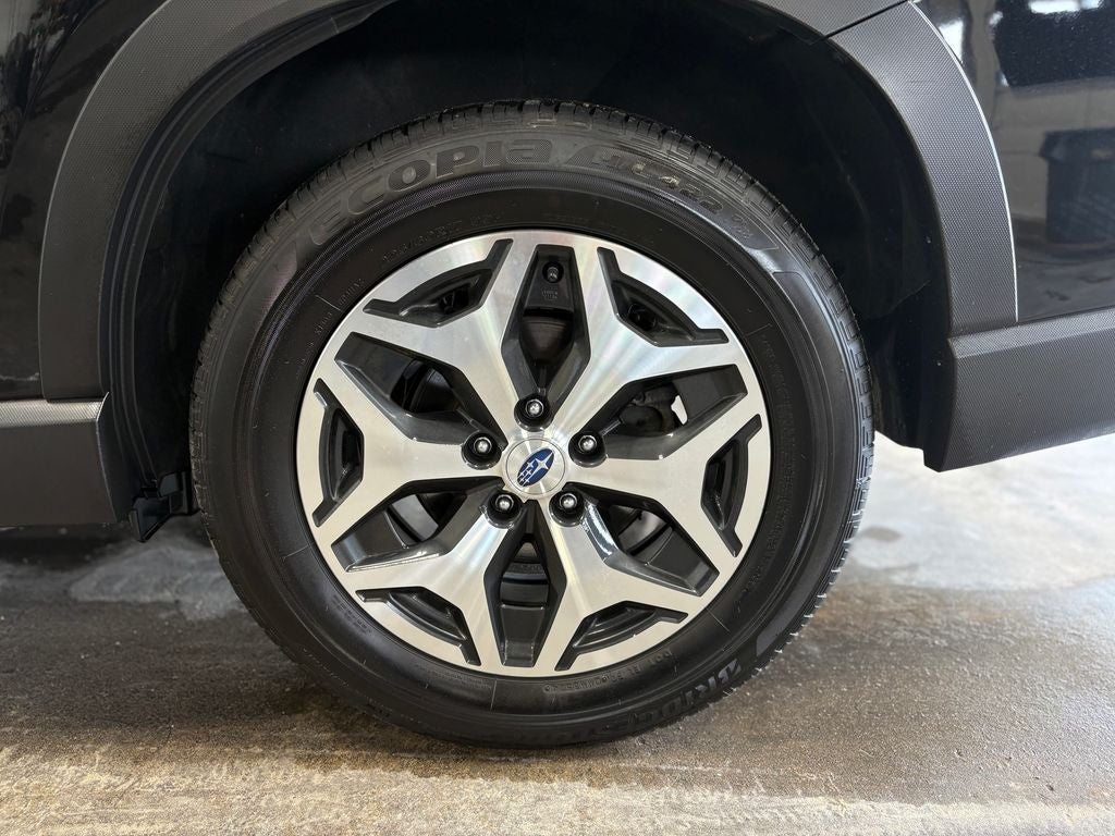 2024 Subaru Forester Premium Power moonroof: Panoramic